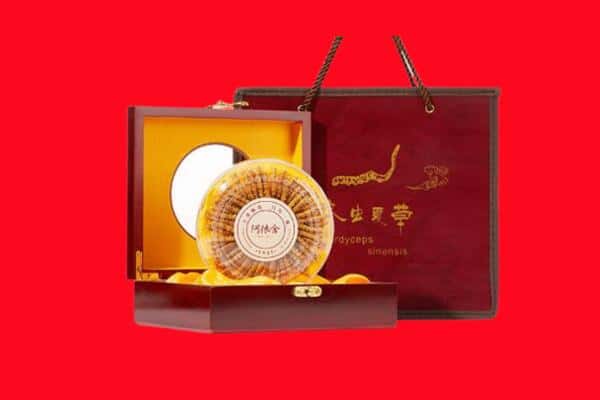 收购资讯:新洲区回收冬虫夏草是按克吗